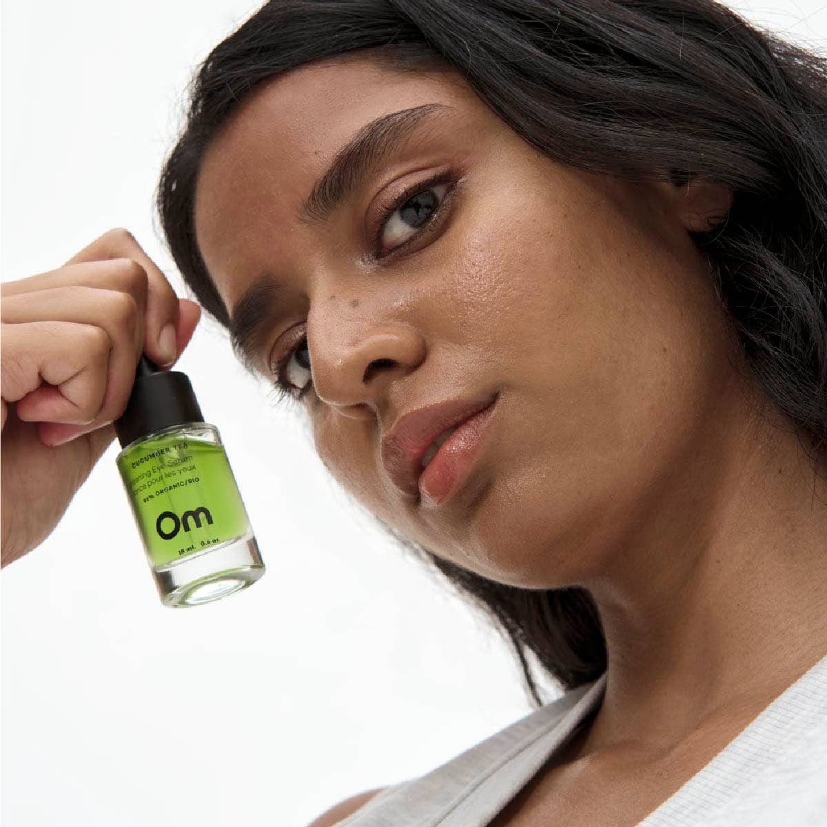 Om Organics Cucumber Tea Brightening Eye Serum: Full Size - 18 ml