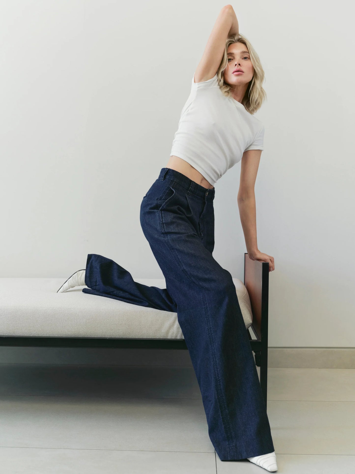 DL2961 Hepburn Wide Leg High Rise Pleated 32’’ Jeans