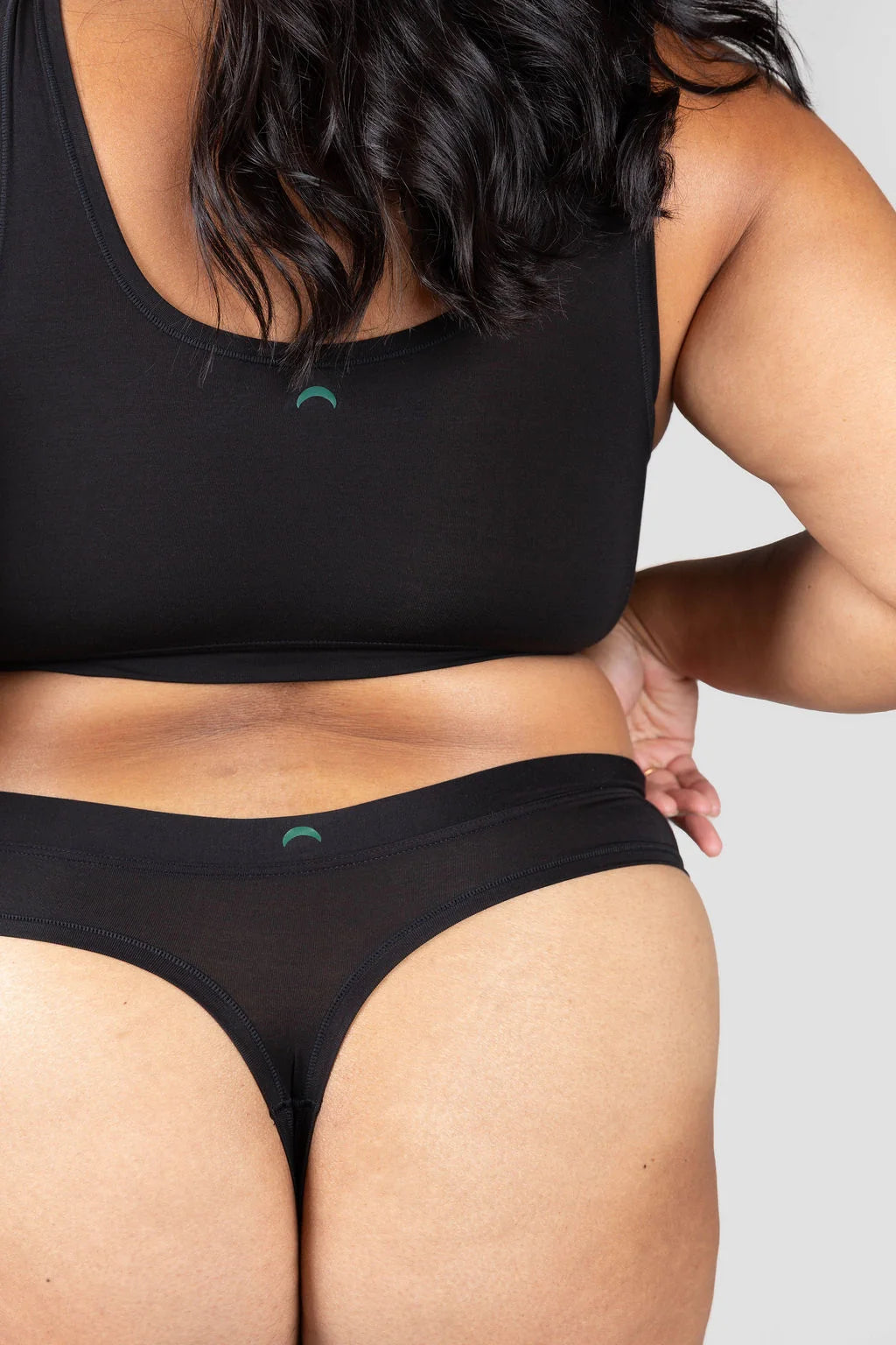 Huha Thong - Black