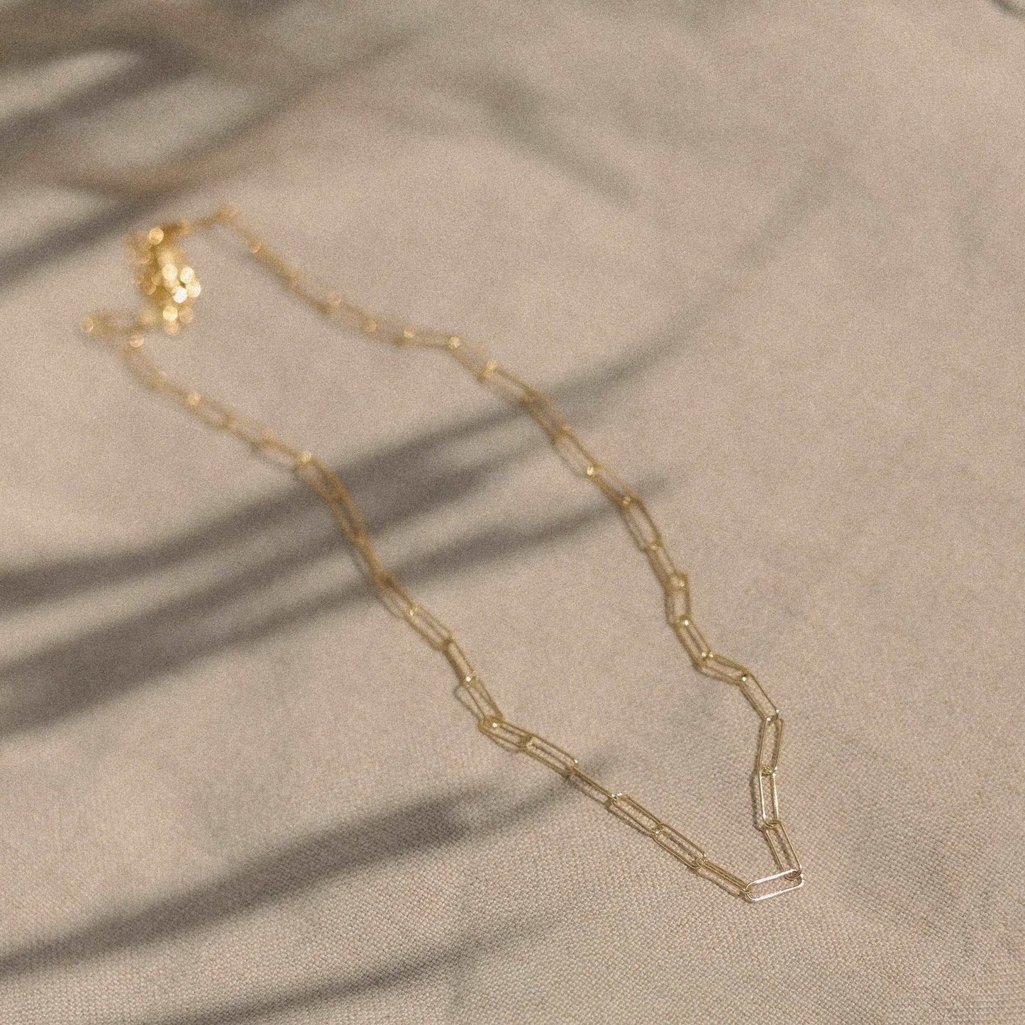 Rauw. Nostalgia Chain