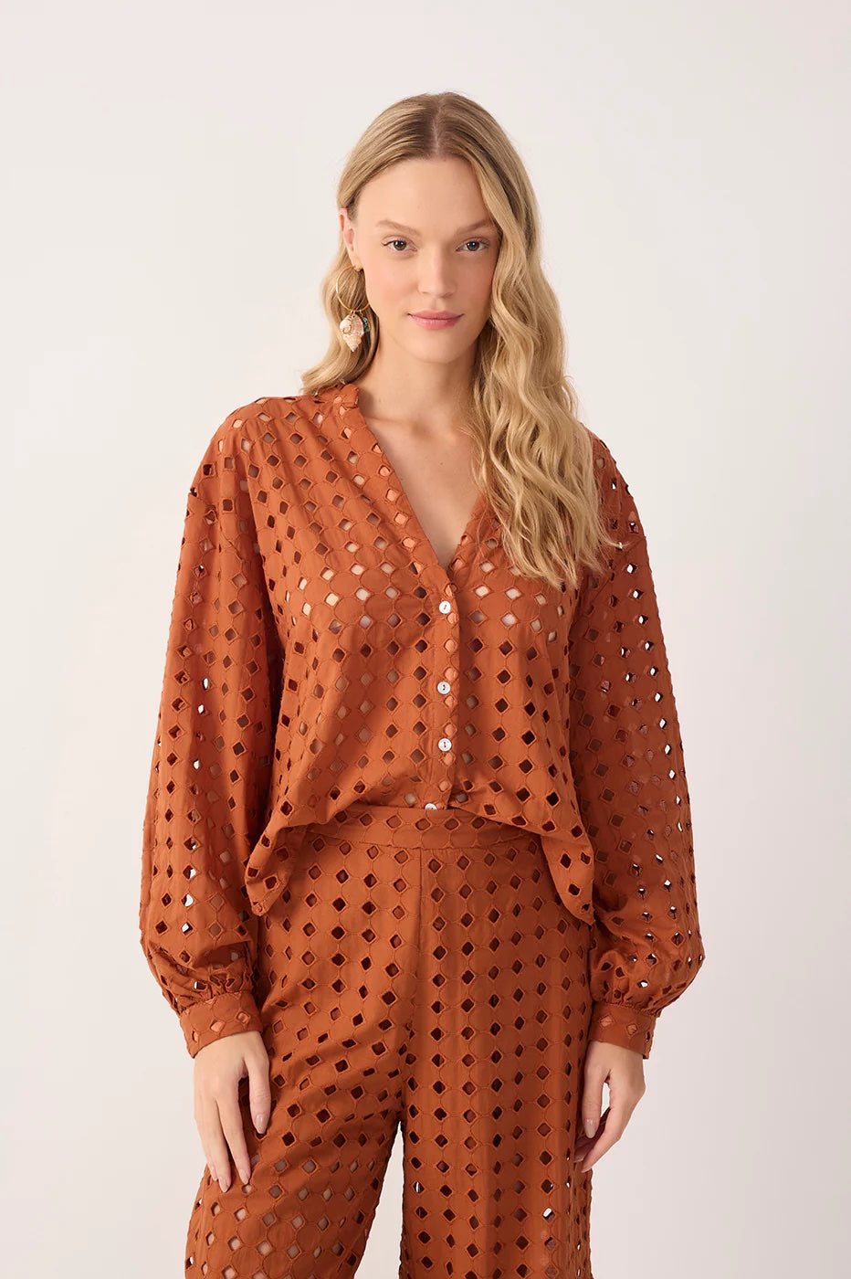 Dress To Brown Castanha Lace V Neck Shirt