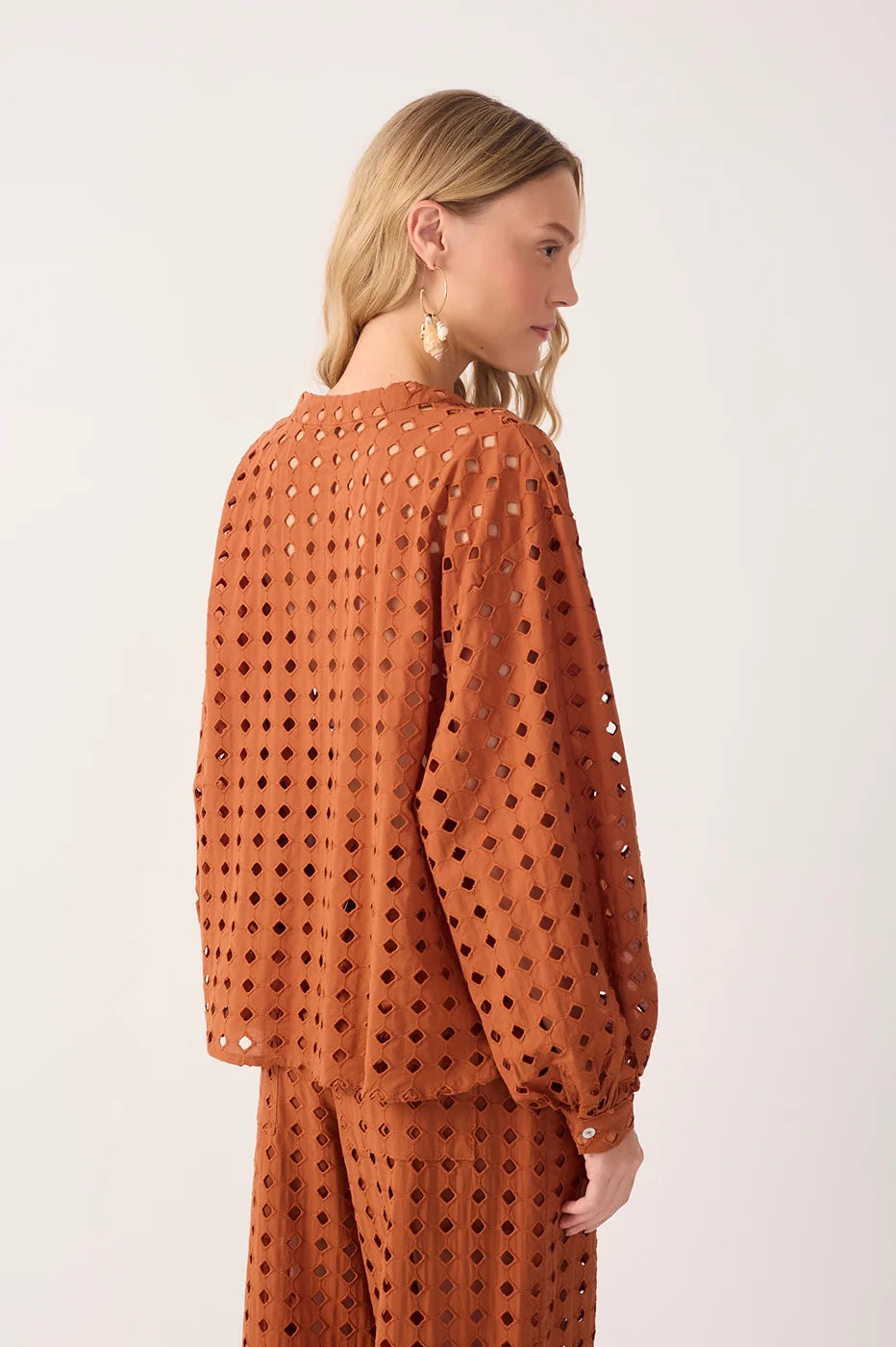 Dress To Brown Castanha Lace V Neck Shirt