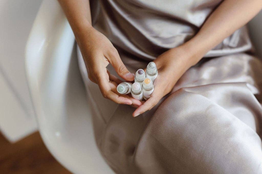 Picot Honey Tobacco Fragrance Roller - Rose Quartz