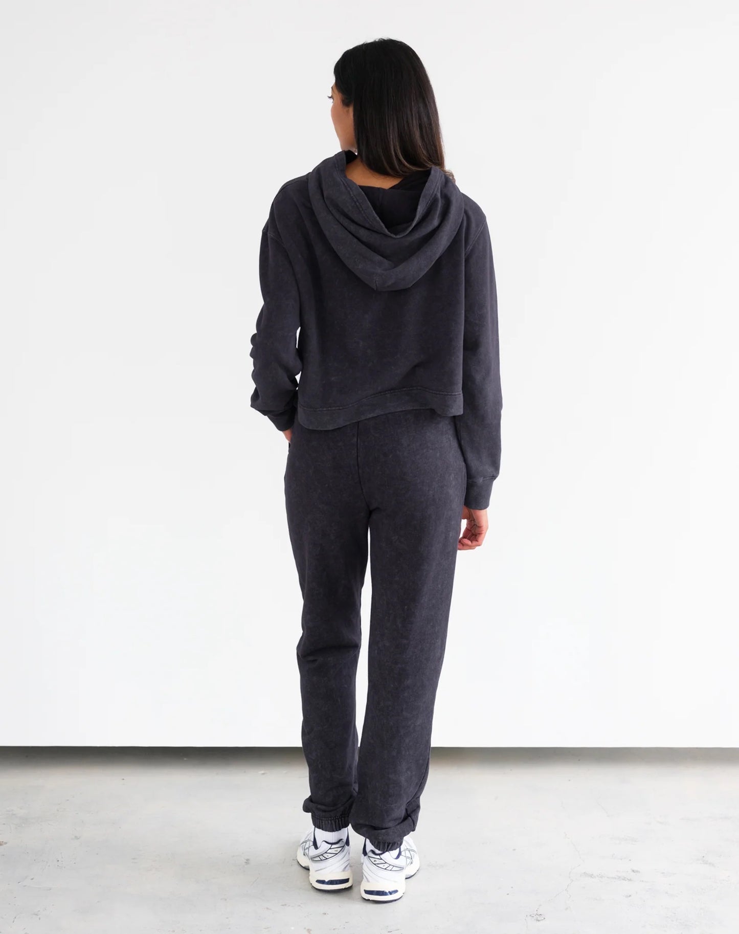 Cropped Core Hoodie - Washed Black