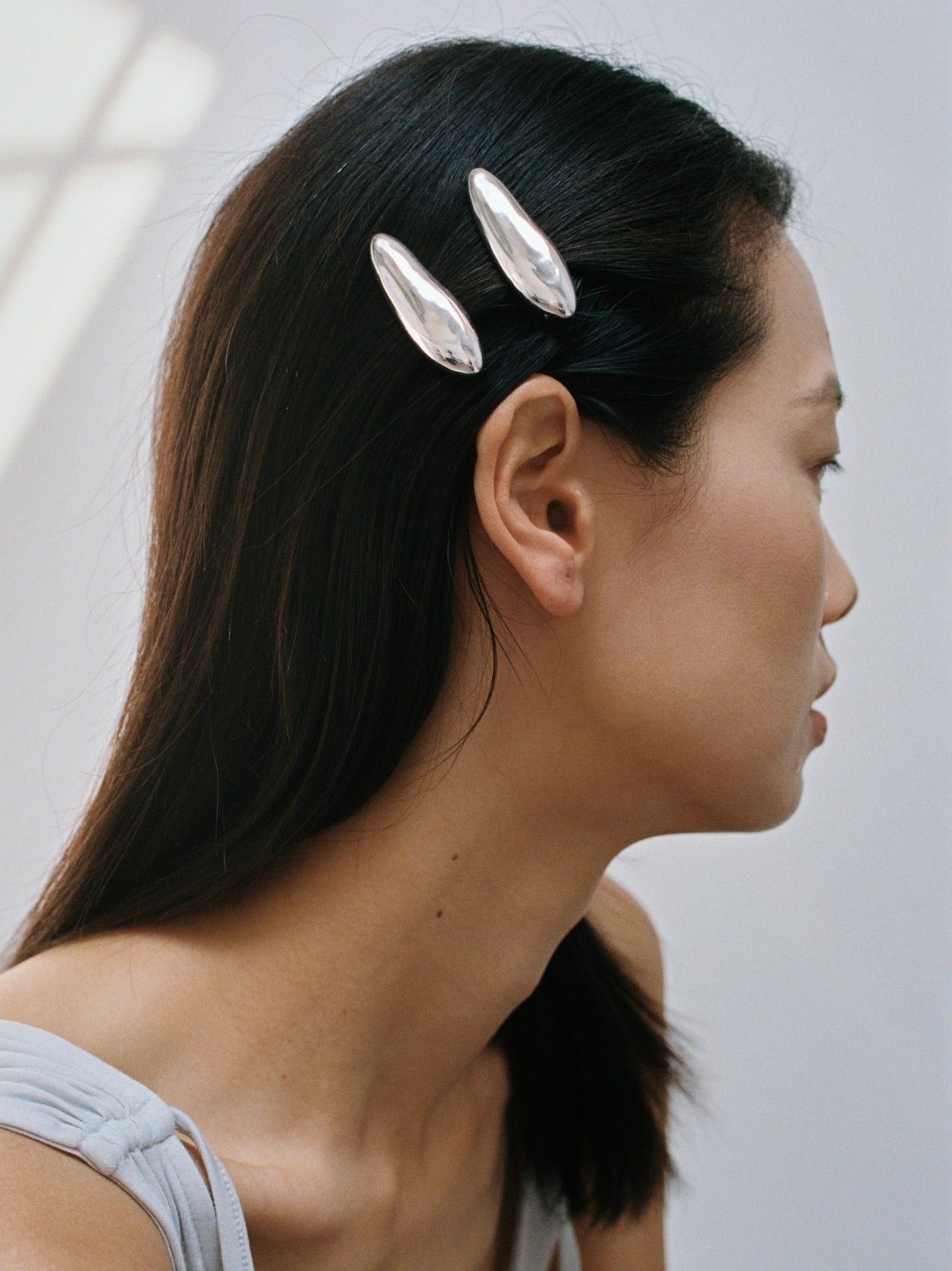 Wolf Circus Bean Clip - Silver