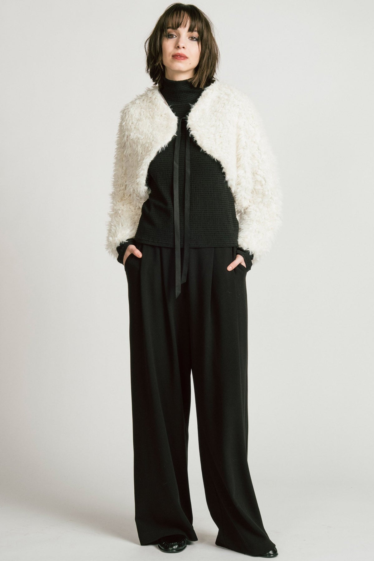 Allison Wonderland Cygnus Shrug - Ivory