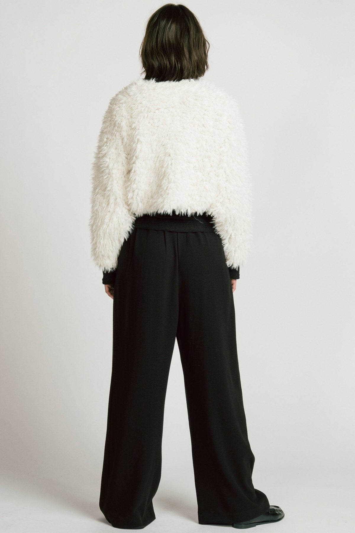 Allison Wonderland Cygnus Shrug - Ivory