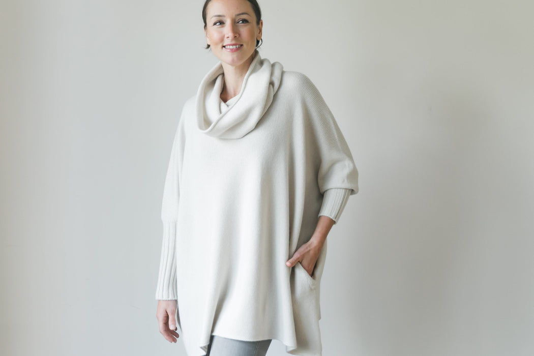 Barefoot Nomad Classic Poncho - Feather