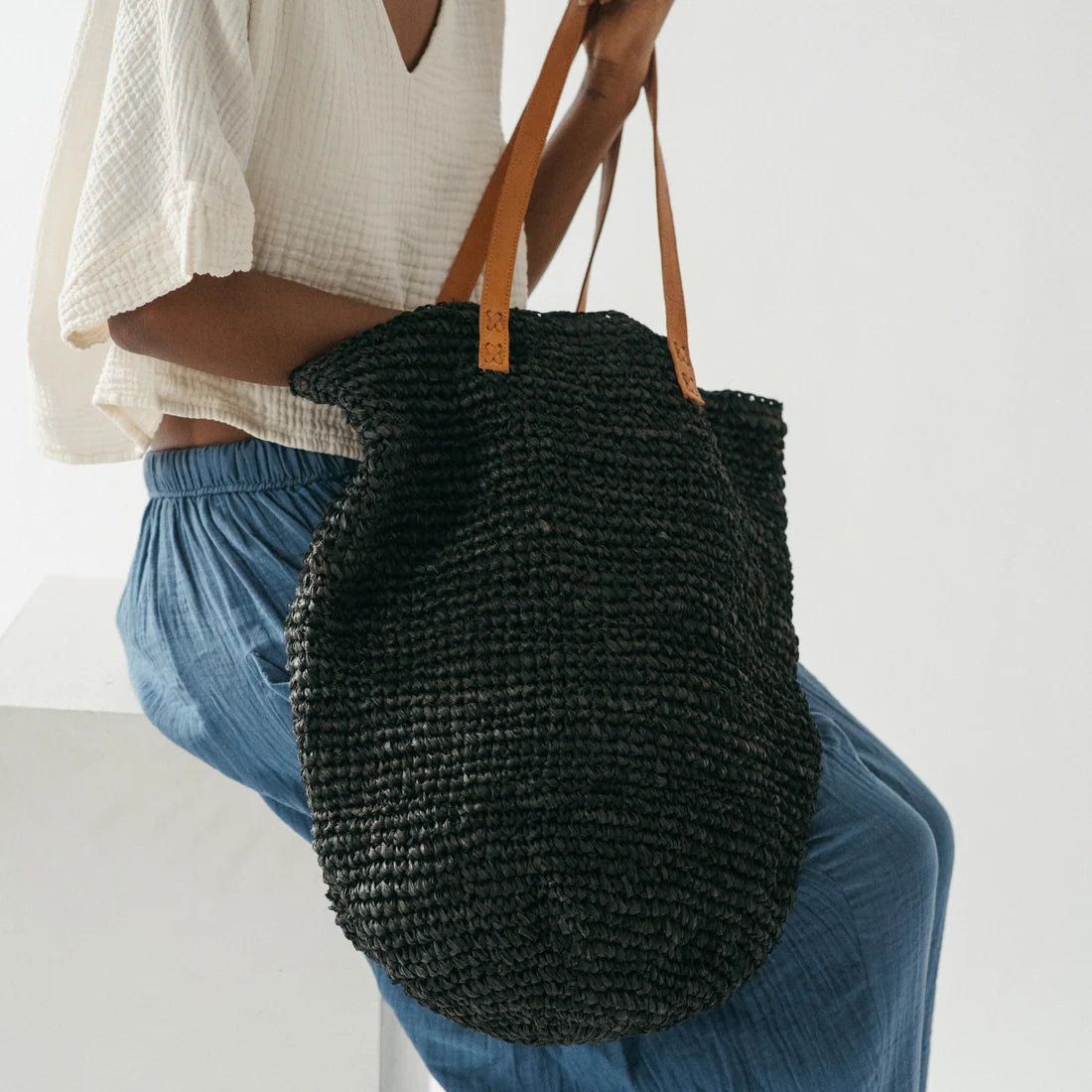 Raffia Tote - Black