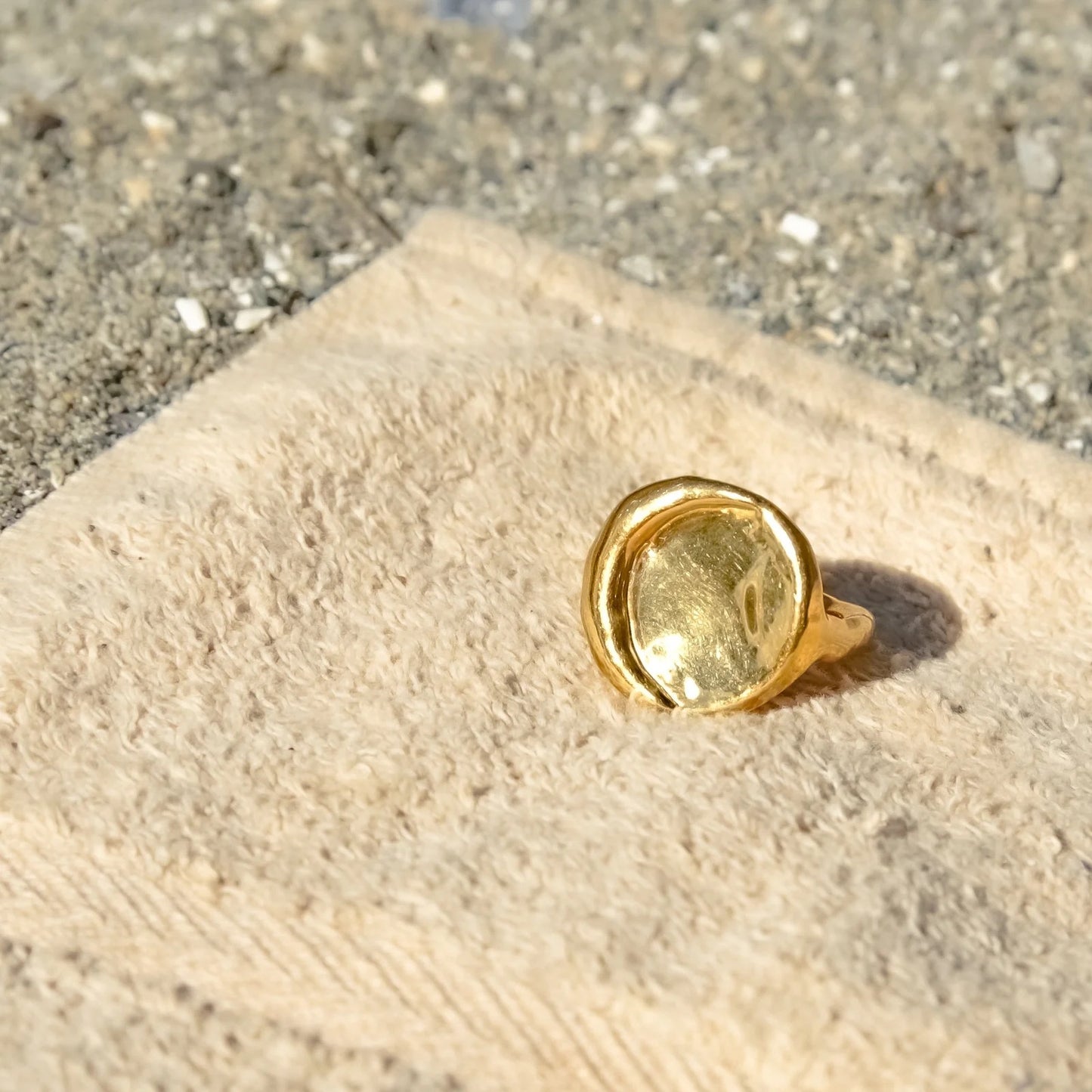 Rauw. Moon Ring