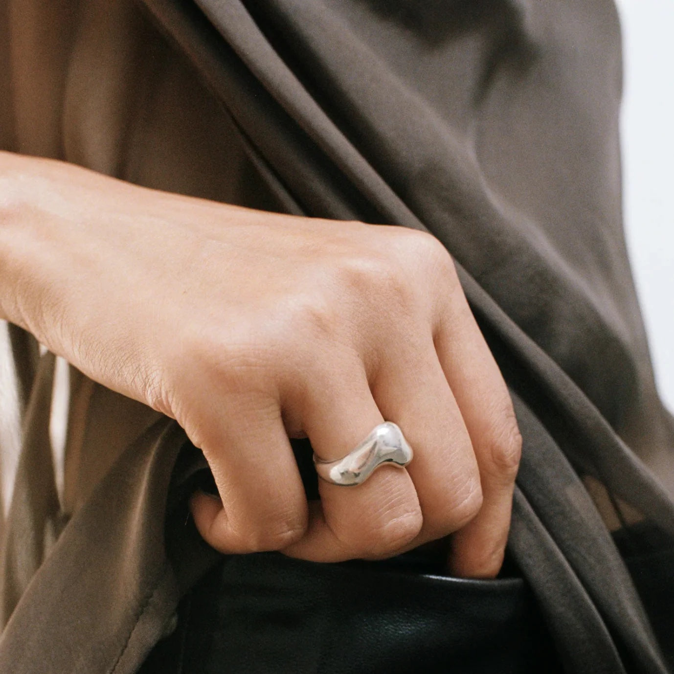 Wolf Circus Bean Ring - Silver