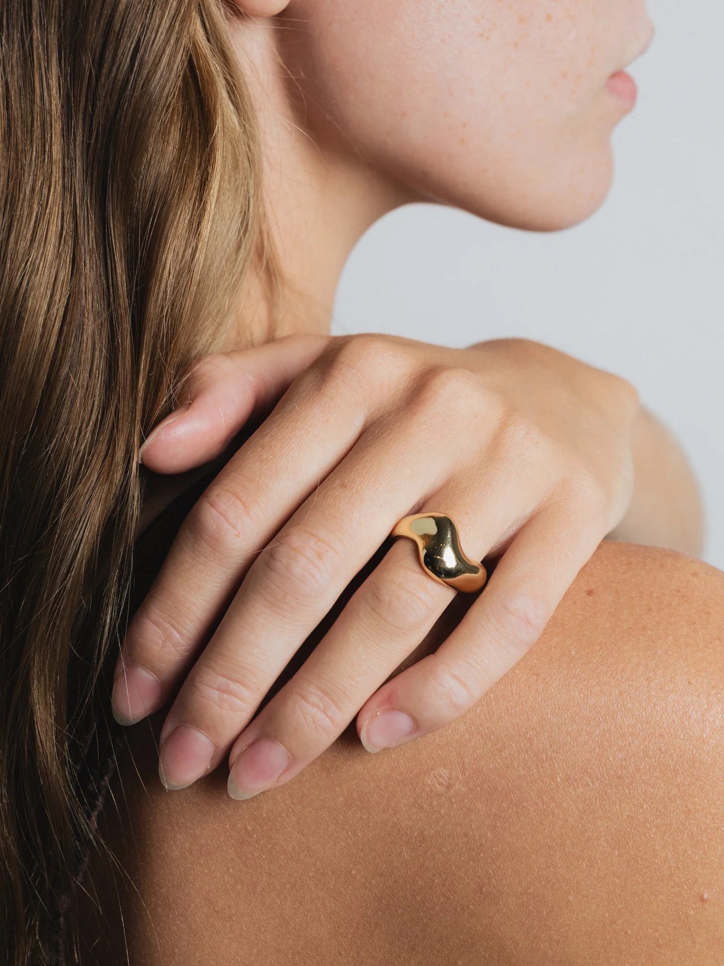 Wolf Circus Bean Ring - Gold