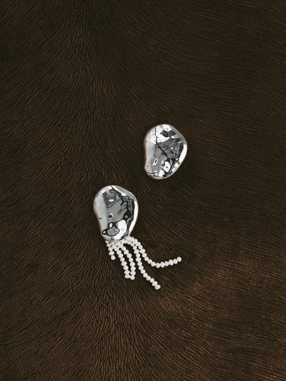 Wolf Circus Bean Brooch - Silver