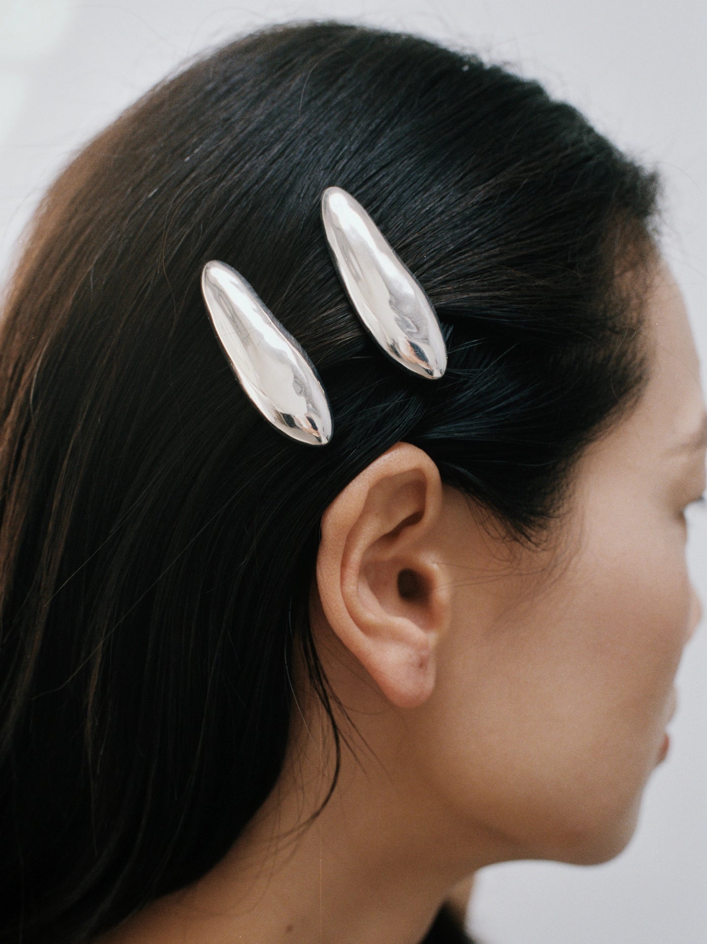 Wolf Circus Bean Clip - Silver