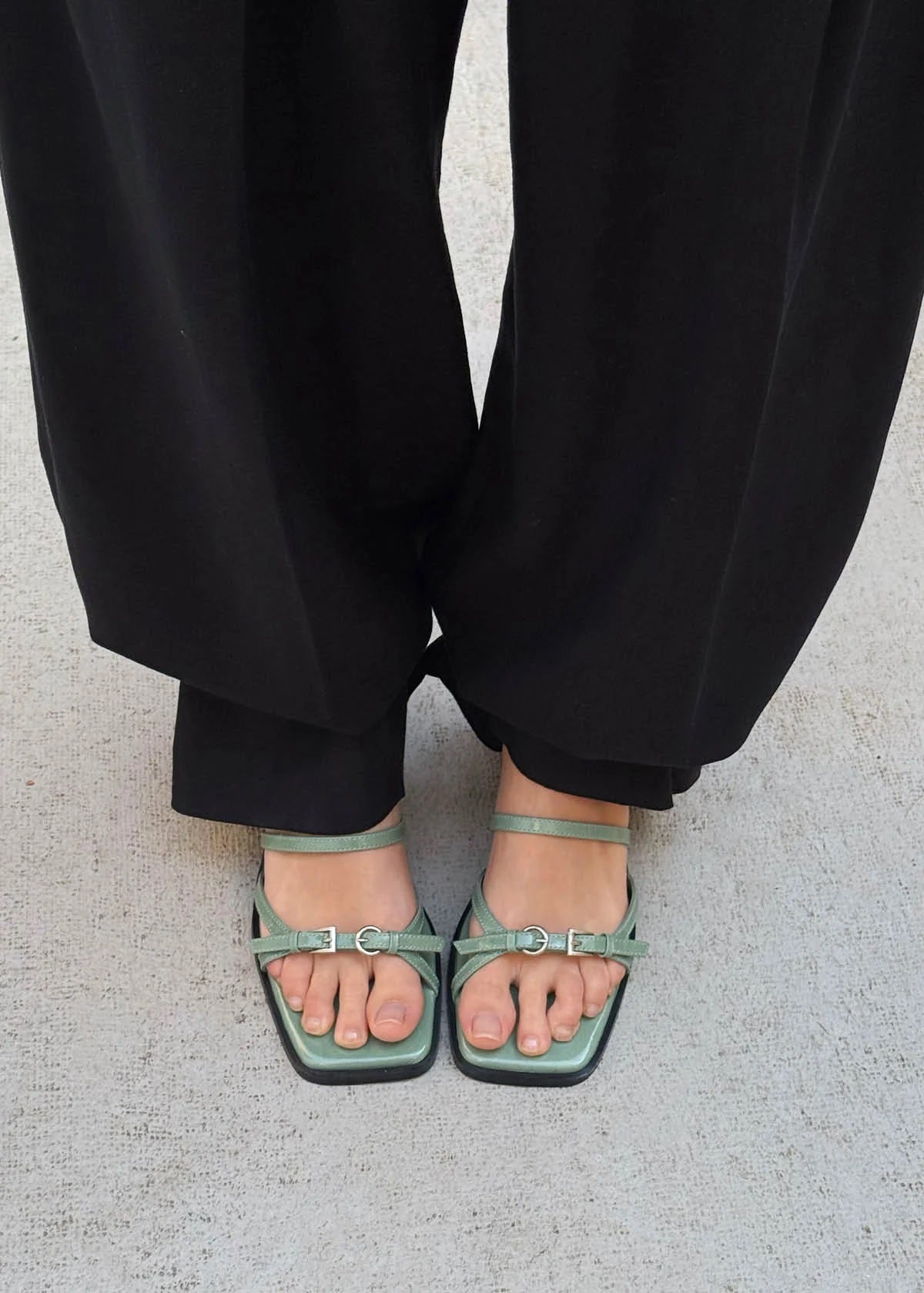 Alohas Liko Patent Matcha Sandals
