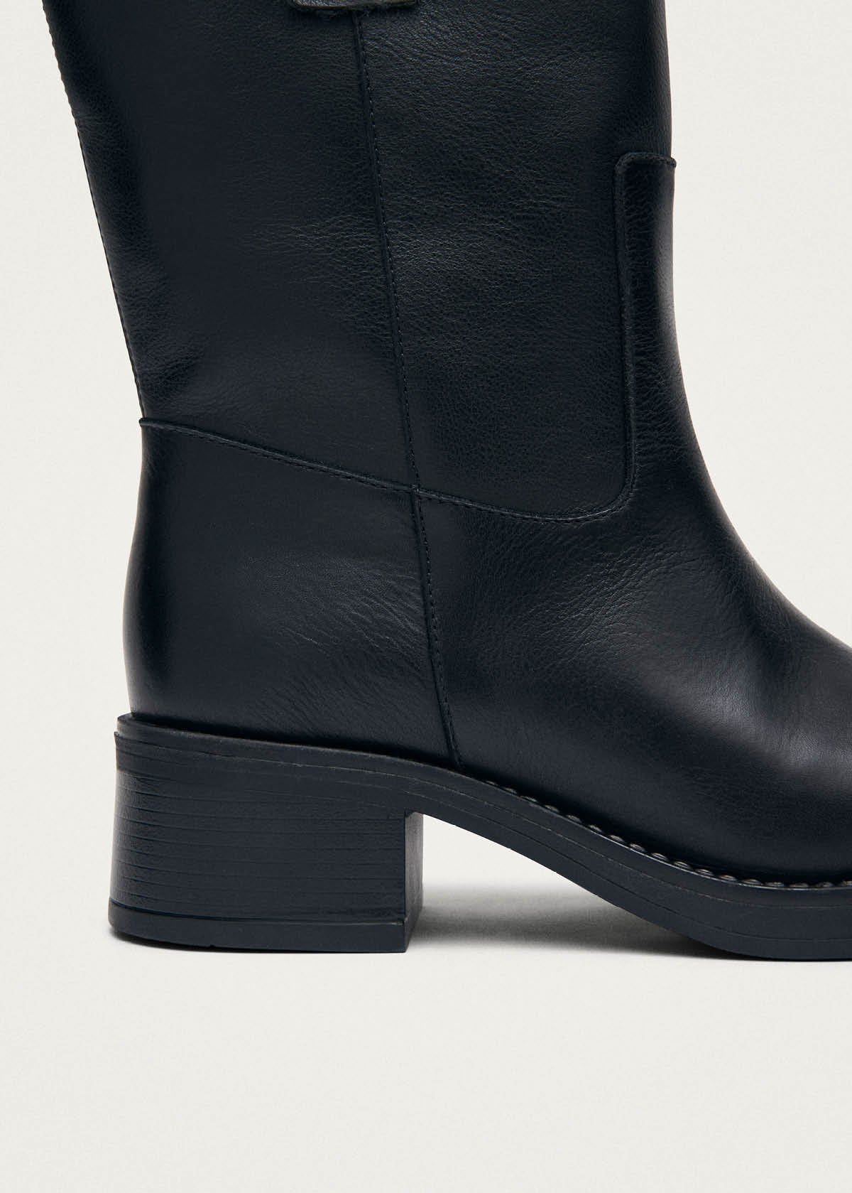 Alohas Rajan Leather Boots - Brushed Black