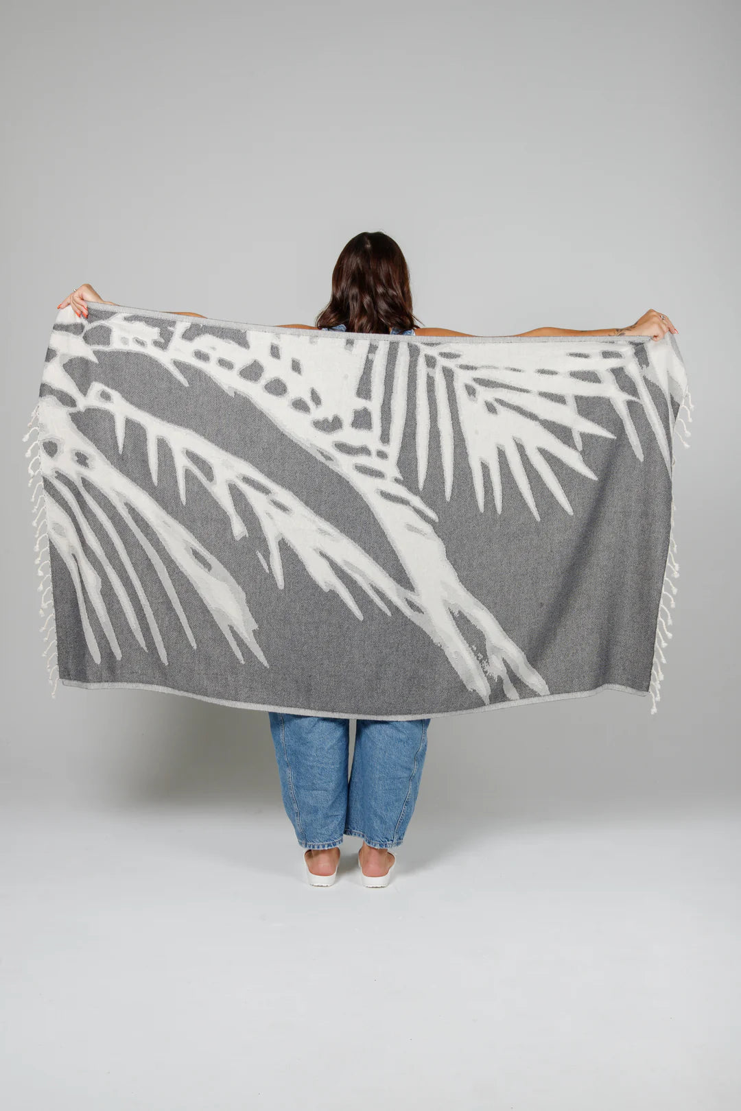 Tofino Towel Co. The Somers Palm Turkish Towel - Granite