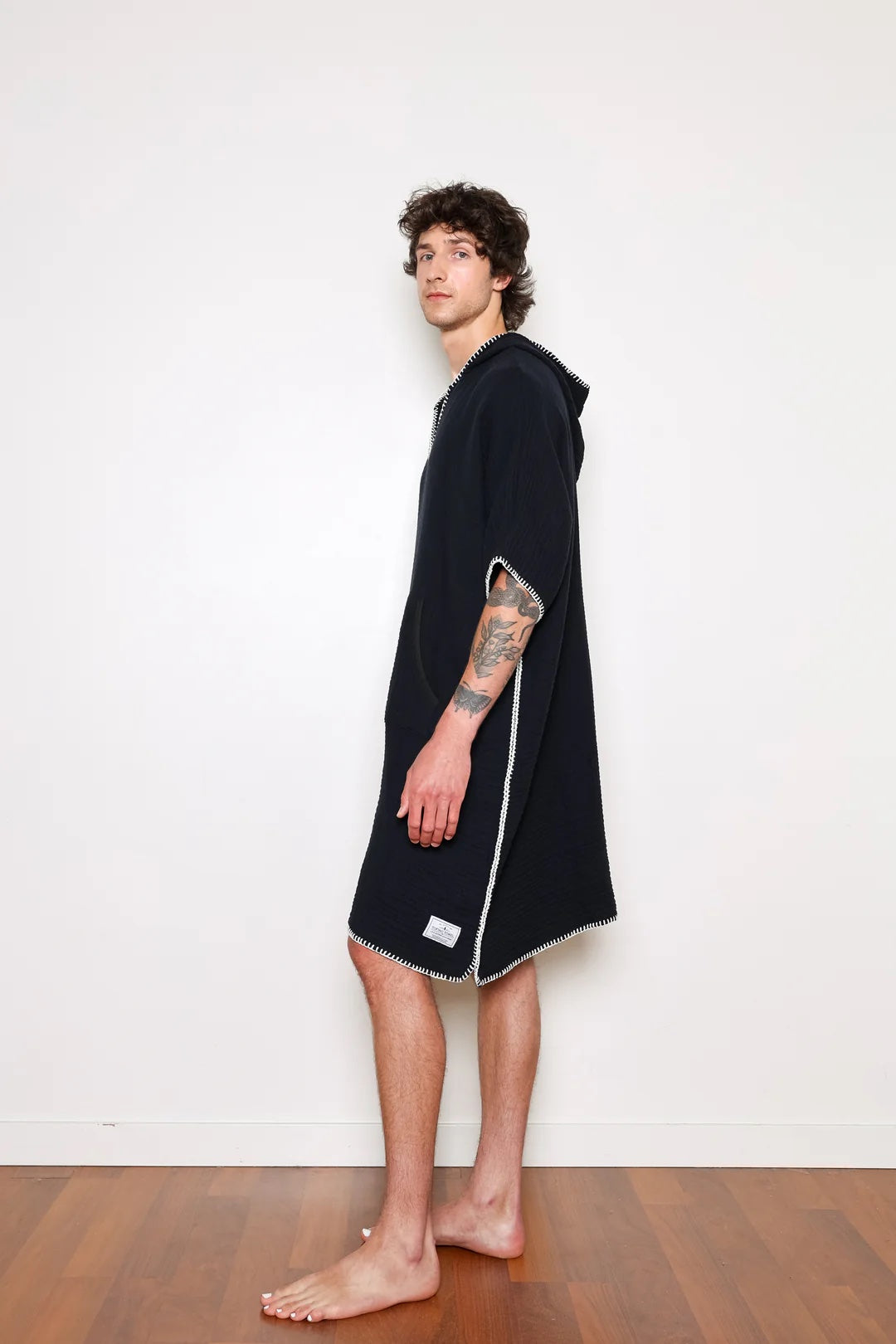 Tofino Towel Co. Long Unisex Muslin Surf Poncho - Black