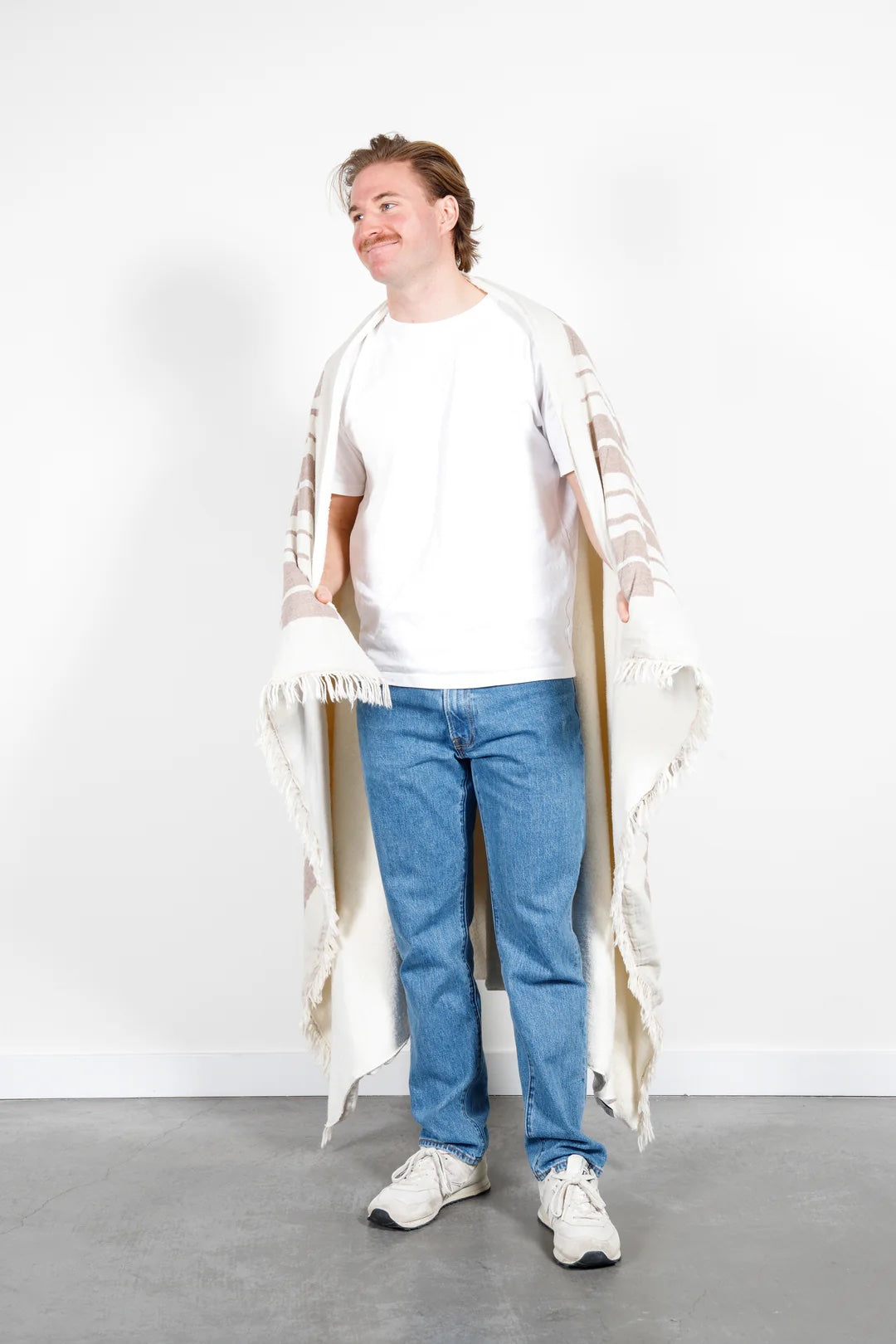 Tofino Towel Co. Vance Fleece Throw - Walnut