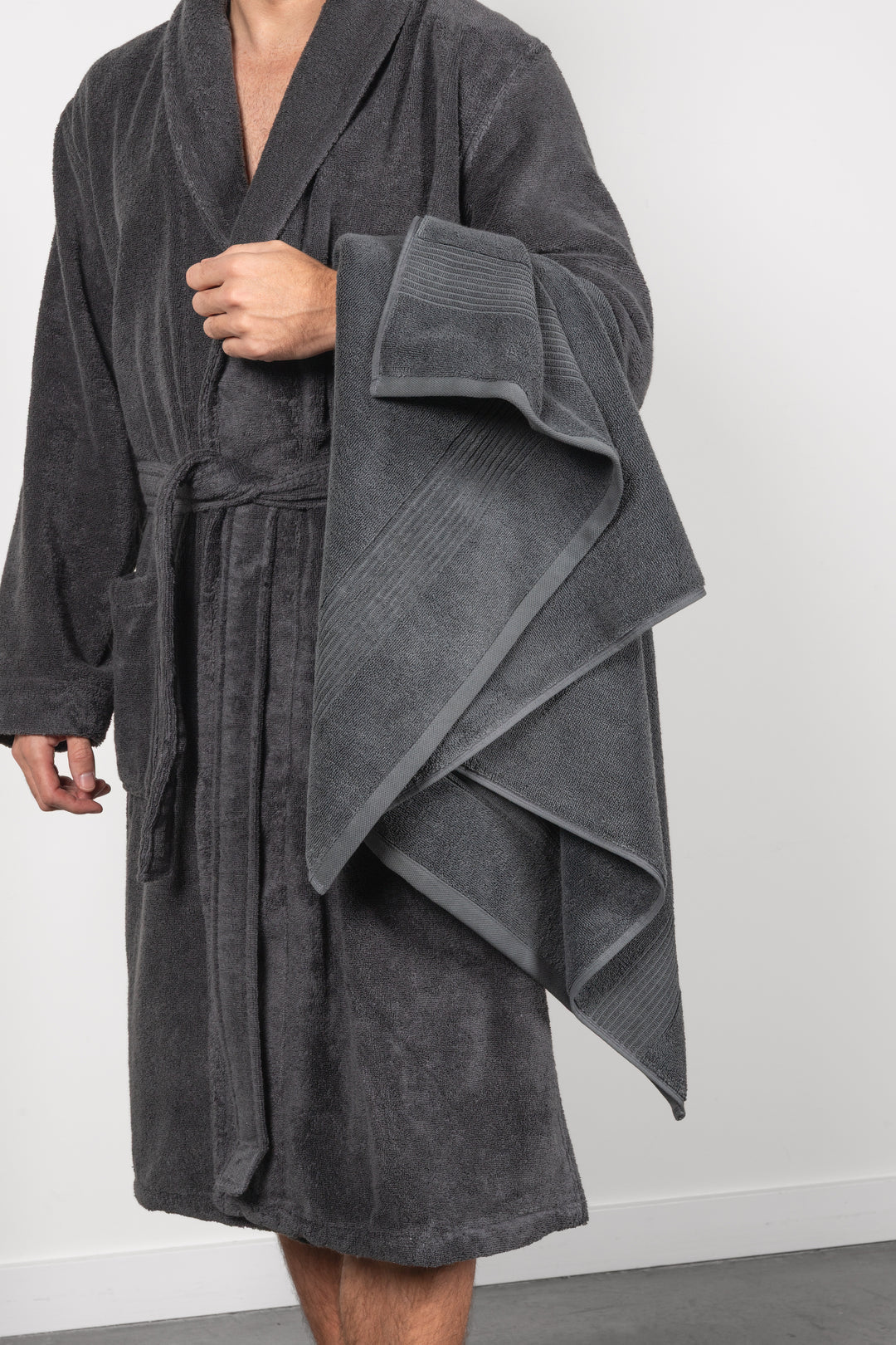 Tofino Towel Co. The Nova Unisex Boucle Terry Robe - Charcoal